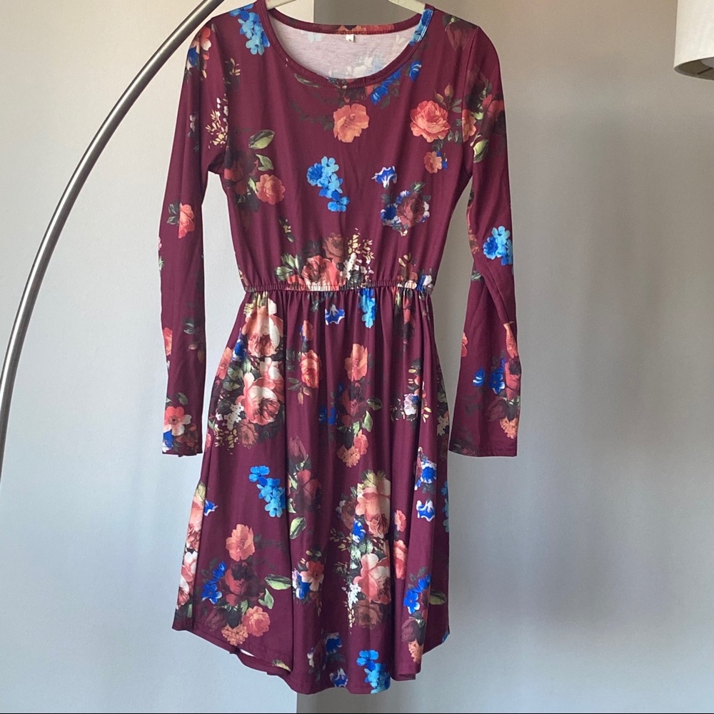 Burgundy long sleeve floral t-shirt dress pockets